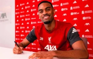 رسمياً.. ليفربول يجدد عقد جرافنبرخ حتى عام 2032