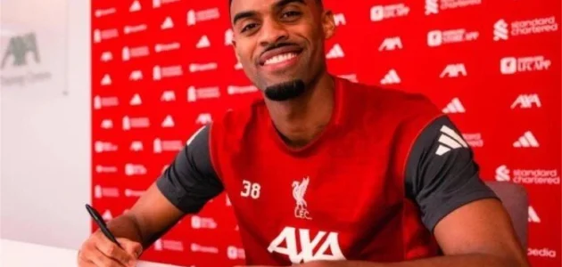 رسمياً.. ليفربول يجدد عقد جرافنبرخ حتى عام 2032